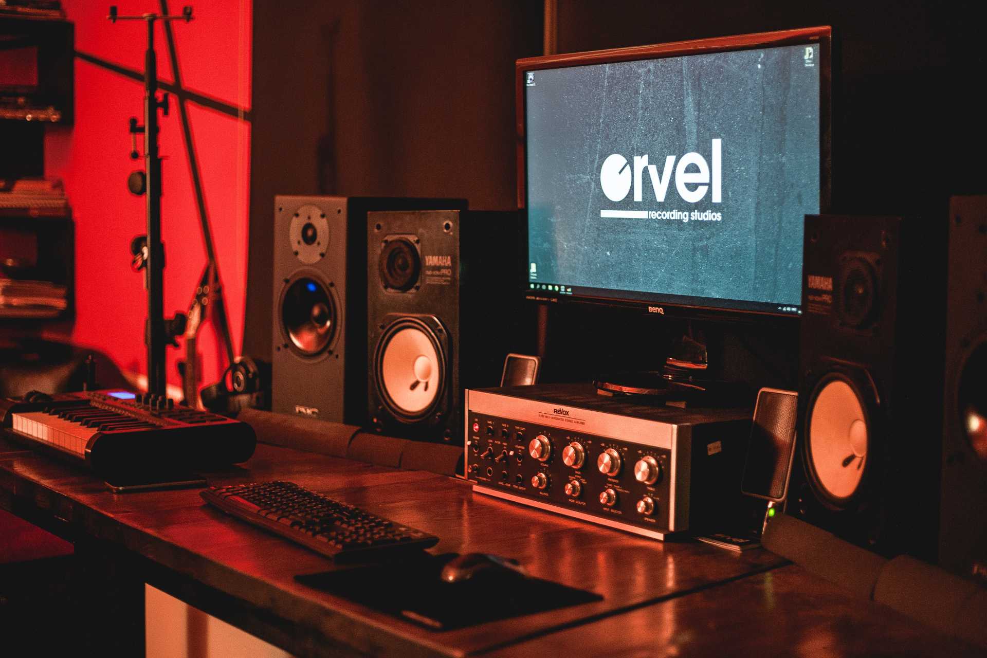 Orvel Studios monitori